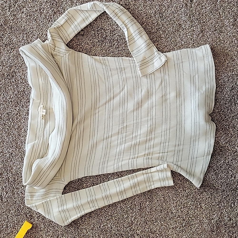 Cowl neck long sleeve sweater